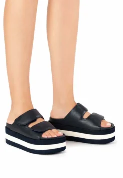 ASENA - Pantolette Flach - Navy -Trend Schuh Verkauf 3c65a8c14a15427f875af1909da3f324 1