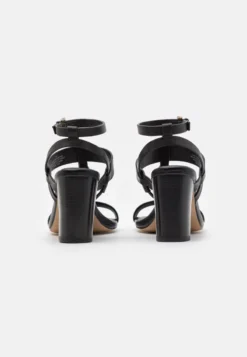 Kurt Geiger London HAMPTON - Riemensandalette - Black 9 Kurt Geiger London HAMPTON - Riemensandalette - Black -Trend Schuh Verkauf 45a624f653894382a334e5668f17974a