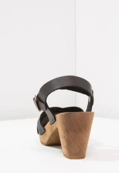 Sanita MATRIX SQUARE FLEX - Clogs - Black 11 Sanita MATRIX SQUARE FLEX - Clogs - Black -Trend Schuh Verkauf 9d902a720aab4e06a812cd8497f3a4ab