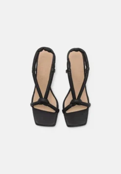 Selected Femme SARA PADDED - Riemensandalette - Black 11 Selected Femme SARA PADDED - Riemensandalette - Black -Trend Schuh Verkauf b2ab916b53894800ae9aa81e25fc4ca4