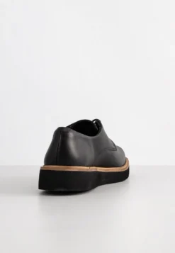 Clarks GLICKLY DERBY - Sportlicher Schnürer - Black Leather -Trend Schuh Verkauf bee516a770784079a3108c4c107d6791