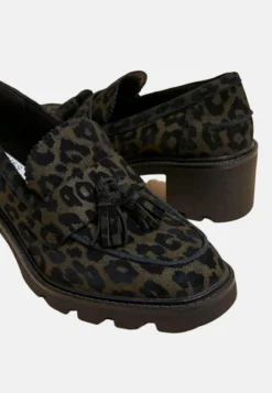 Marks & Spencer SUEDE LEOPARD - Trekkinghalbschuh - Khaki Mix -Trend Schuh Verkauf d3deca3df0b345b2b84f4f29ee465593