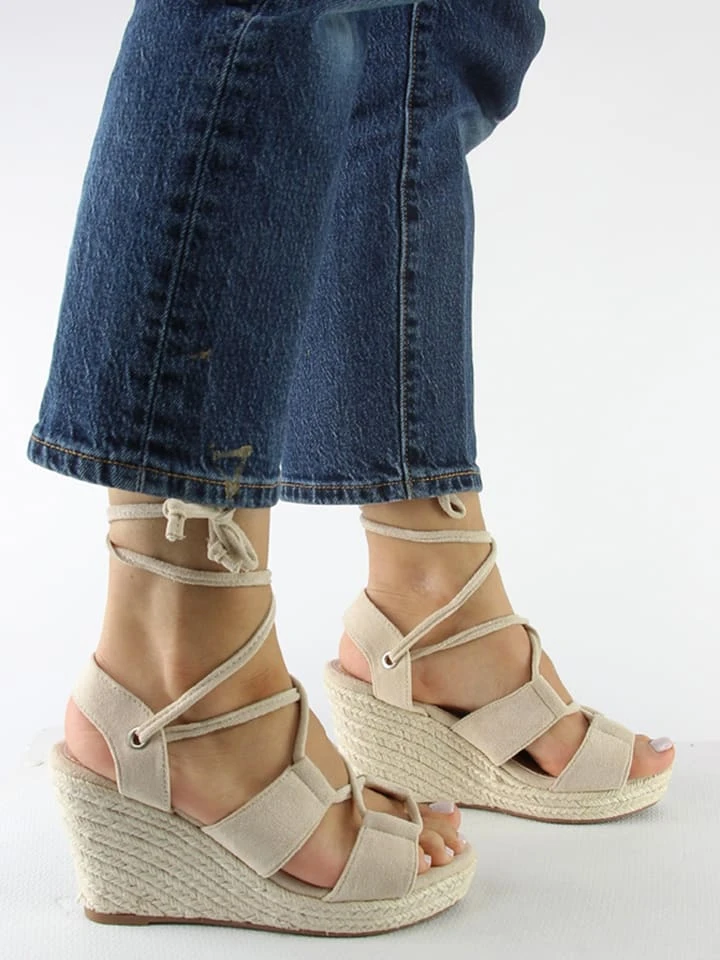 Keilsandaletten In Beige 1 Keilsandaletten In Beige